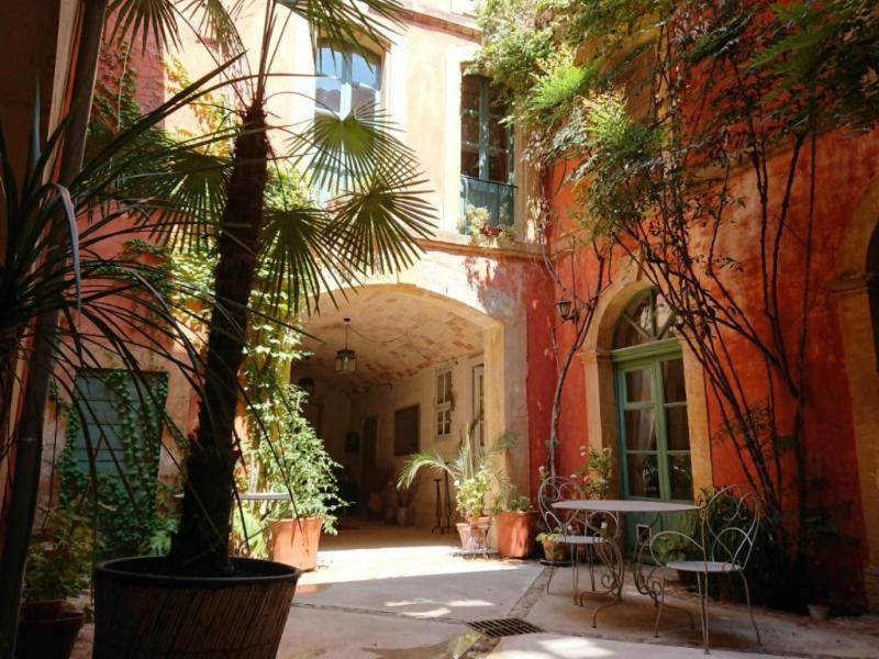 Rue Du Chateau Tarascón Exterior foto